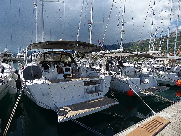 Sun Odyssey 389 - 