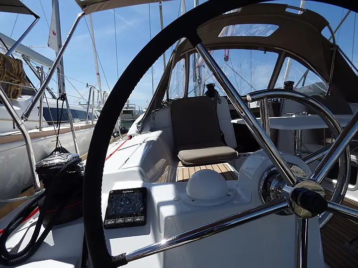 Sun Odyssey 389 - 