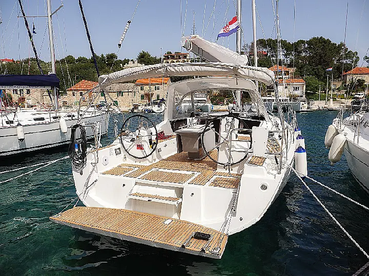 Oceanis 41.1 - Exterior (photo taken 2019)