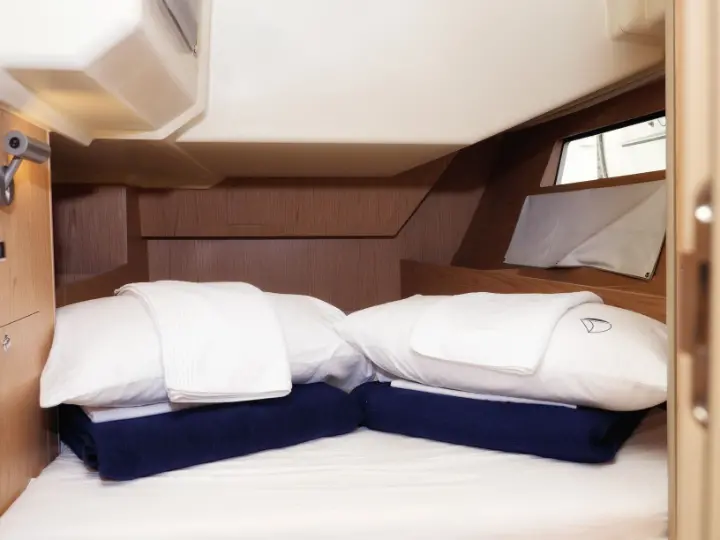 Oceanis 41.1 - Interior - cabin (photo taken 2019)