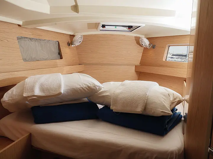 Oceanis 41.1 - Interior - cabin (photo taken 2019)