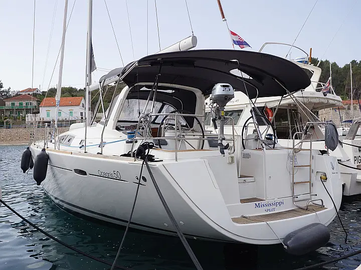 Oceanis 50 Family - Exterior (photo taken 2019)