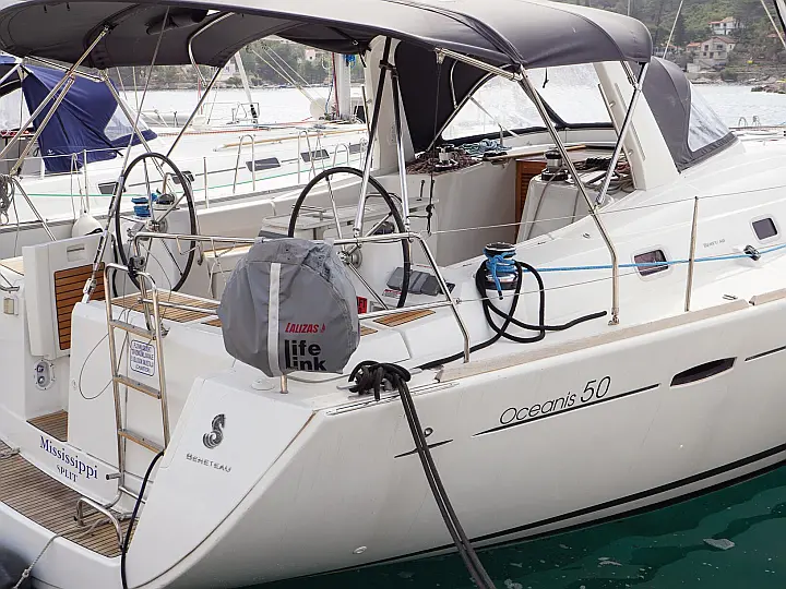 Oceanis 50 Family - Exterior (photo taken 2019)