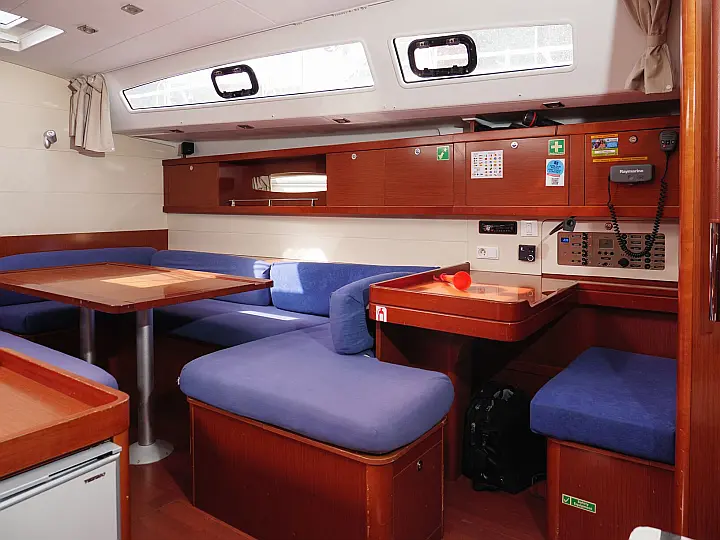 Oceanis 50 Family - Interior - saloon (photo taken 2019)