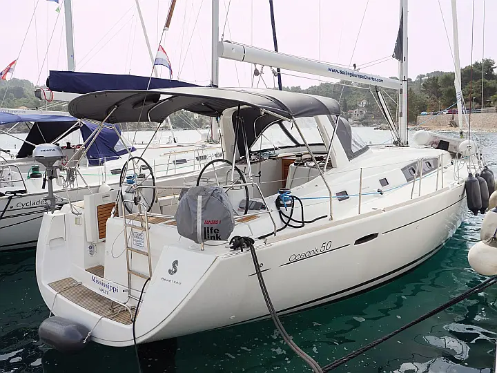 Oceanis 50 Family - Exterior (photo taken 2019)