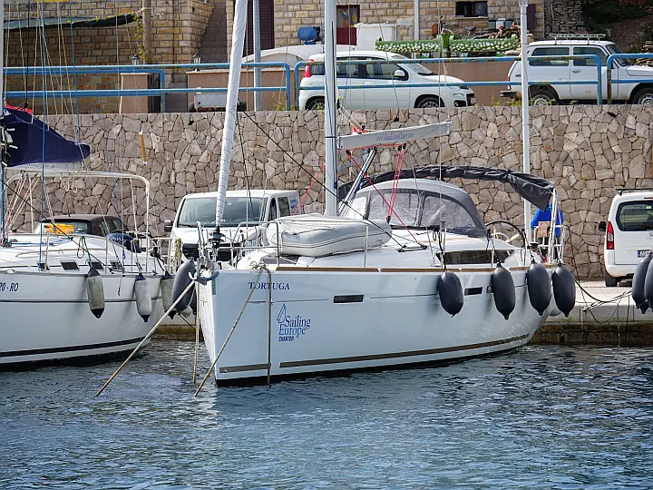 Sun Odyssey 449 - Exterior (photo taken 2019)