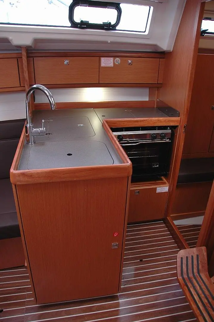 Bavaria Cruiser 33 - 