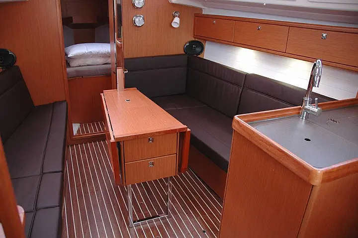 Bavaria Cruiser 33 - 