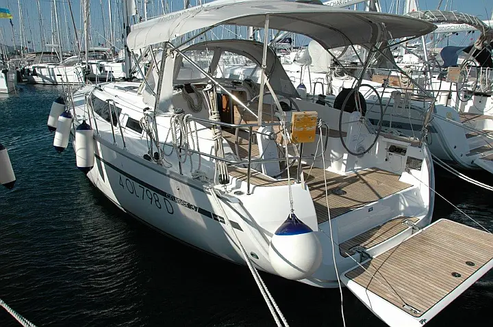 Bavaria Cruiser 37 - 