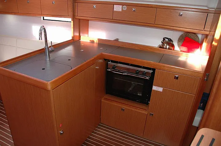 Bavaria Cruiser 37 - 