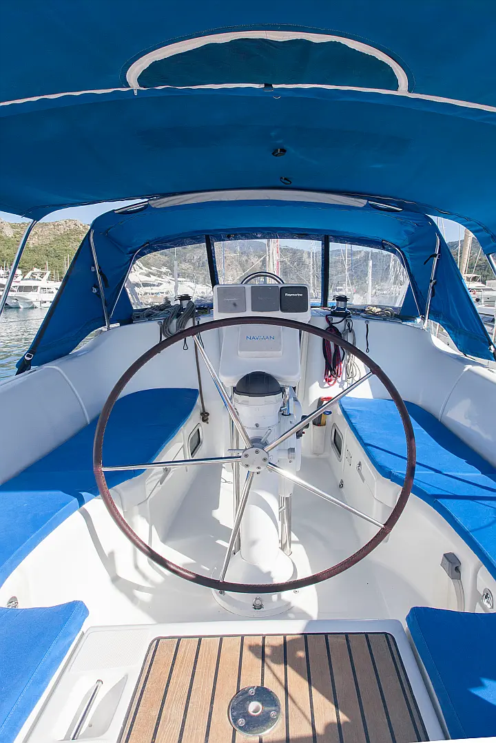 Oceanis 373 - Cockpit