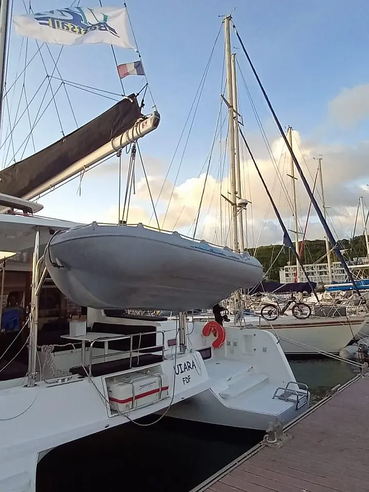 Lagoon 42 - Dinghy
