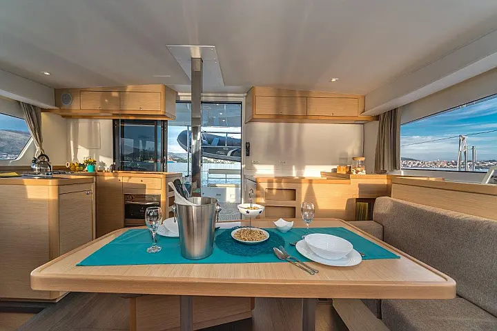 Lagoon 42 - 