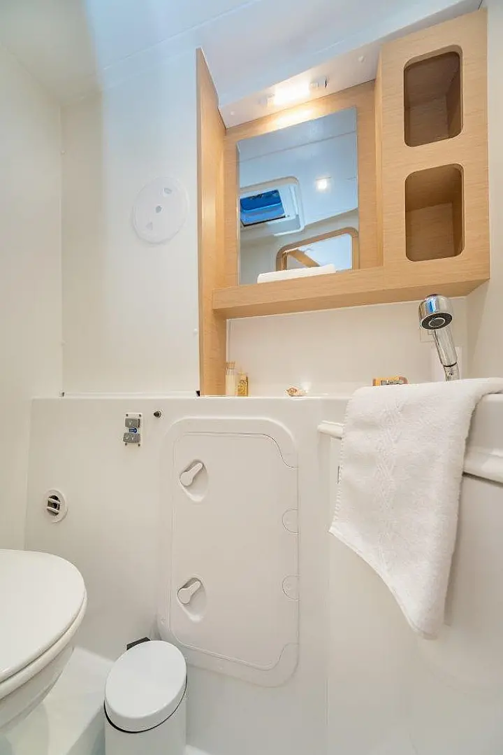 Lagoon 42 - 