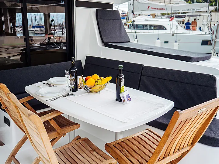 Lagoon 42 - 