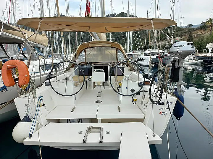 Dufour 350 - stern2