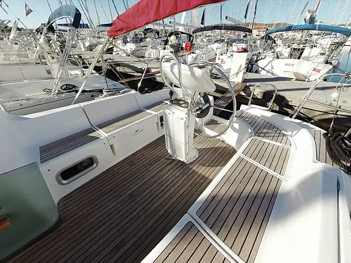 Sun Odyssey 37 - 