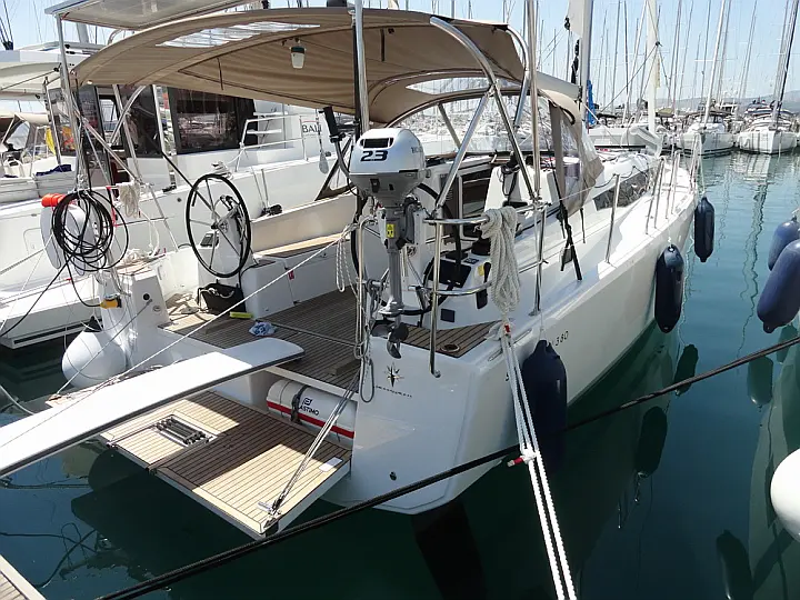 Sun Odyssey 380 - External image