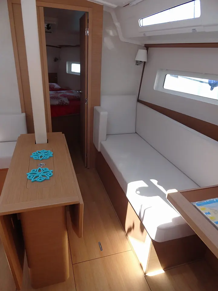 Sun Odyssey 380 - 