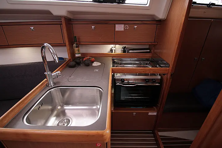 Bavaria Cruiser 33 - 