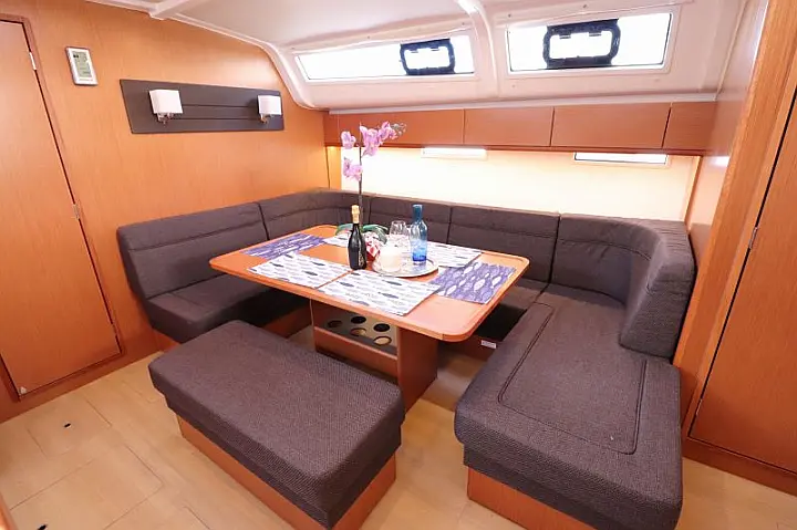 Bavaria Cruiser 51 - 