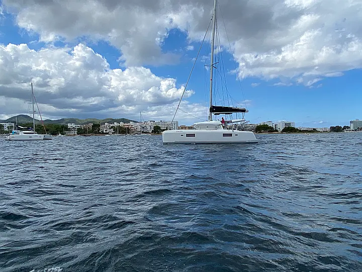 Lagoon 42 - 