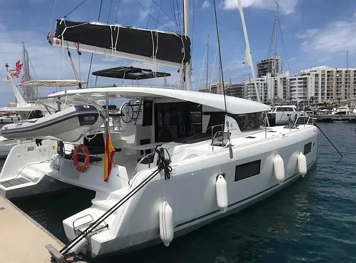 Lagoon 42 - 