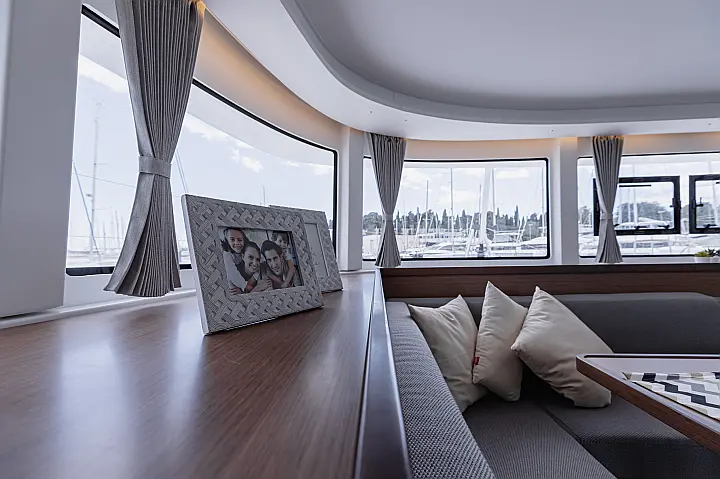 Lagoon 42 - 
