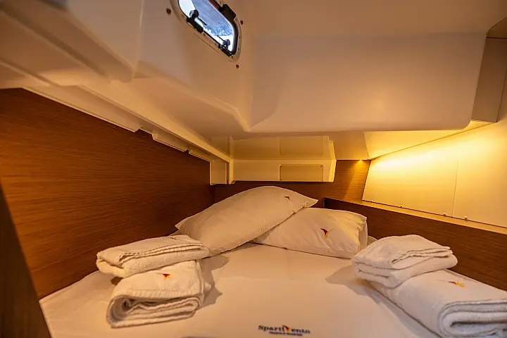 Oceanis 34.1 - Cabin