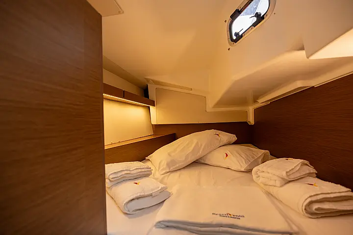 Oceanis 34.1 - Cabin
