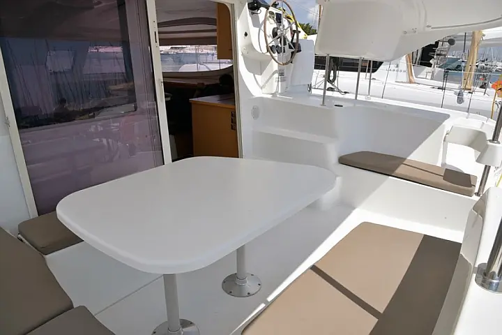 Lipari 41 - 4+2 CABINAS / 12 PAX - 