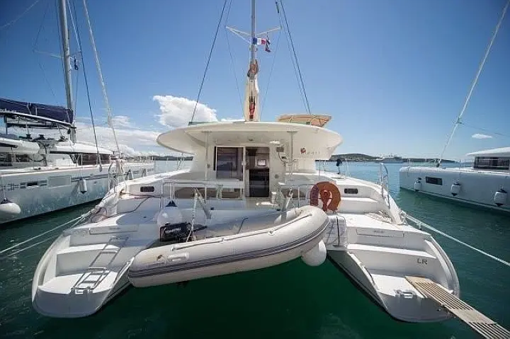 Lipari 41 - 4+2 CABINAS / 12 PAX - 