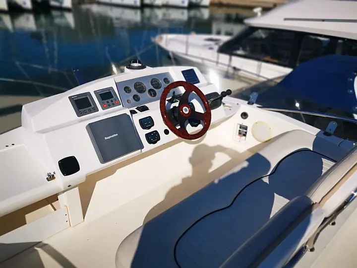 Sealine F34 - 