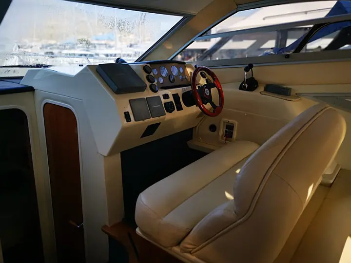 Sealine F34 - 