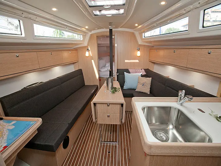 Bavaria Cruiser 34 Style - 