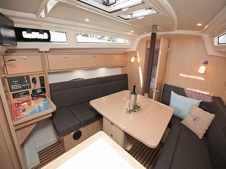 Bavaria Cruiser 34 Style - 