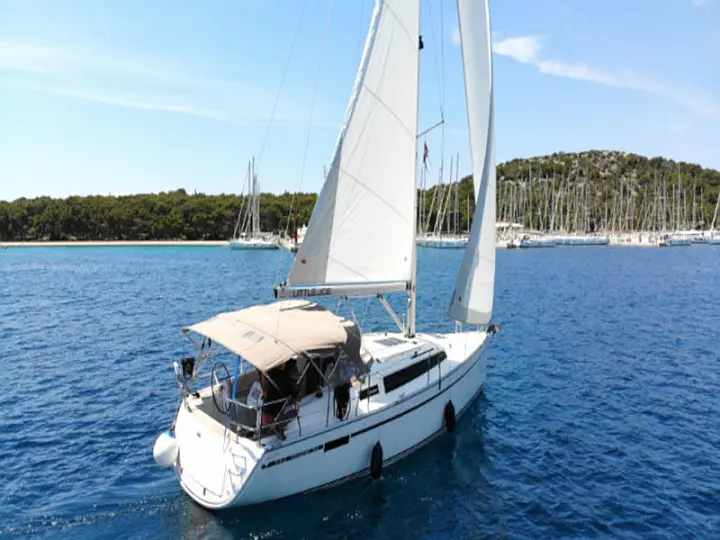 Bavaria Cruiser 34 - 