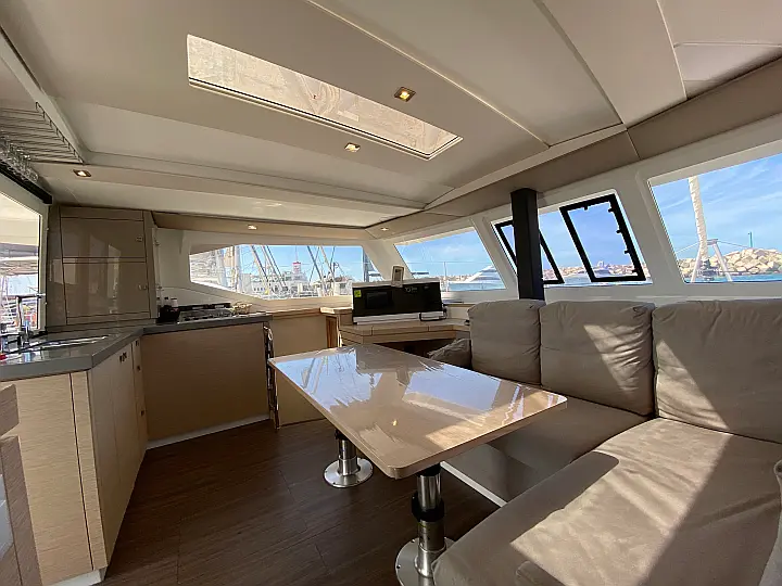 Lucia 40 - 