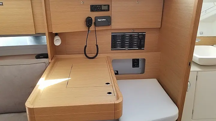 Dufour 360 2 Cabin - 