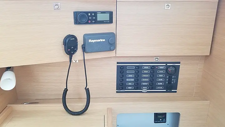 Dufour 360 2 Cabin - 