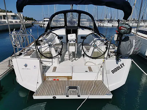Sun Odyssey 349
