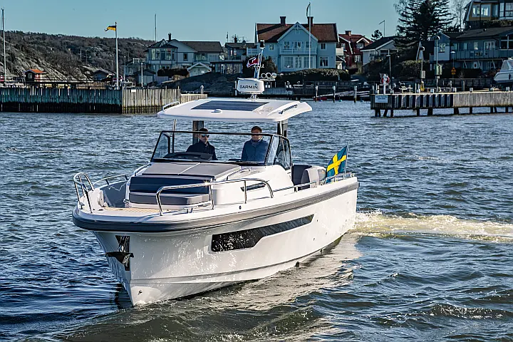 Nimbus Tender T11 - 