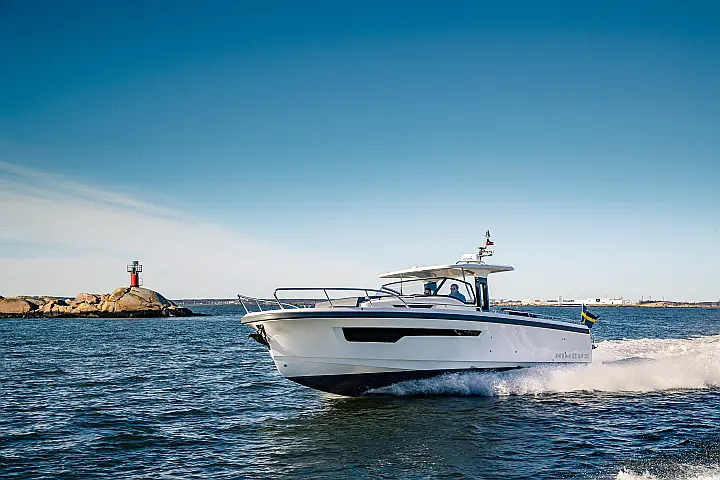 Nimbus Tender T11 - 