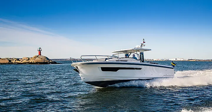 Nimbus Tender T11 - 
