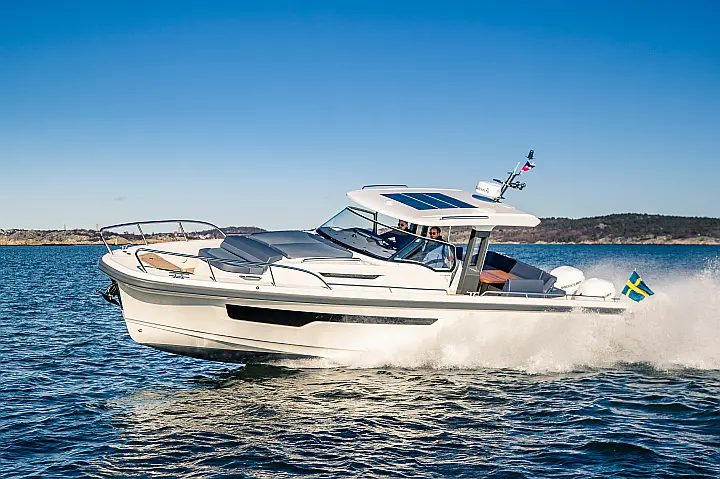 Nimbus Tender T11 - 