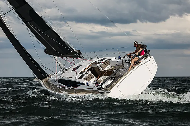 Maxus 35 - 