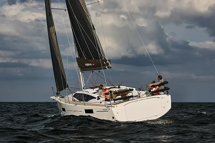Maxus 35 - 