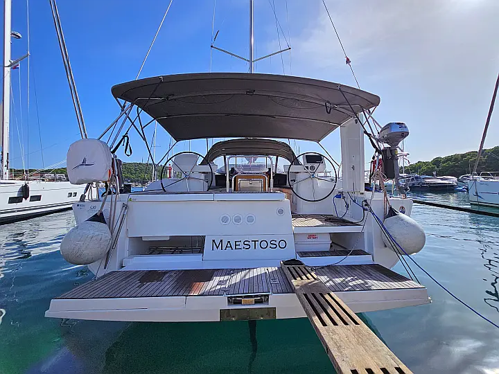 Dufour 520 Grand Large - External image