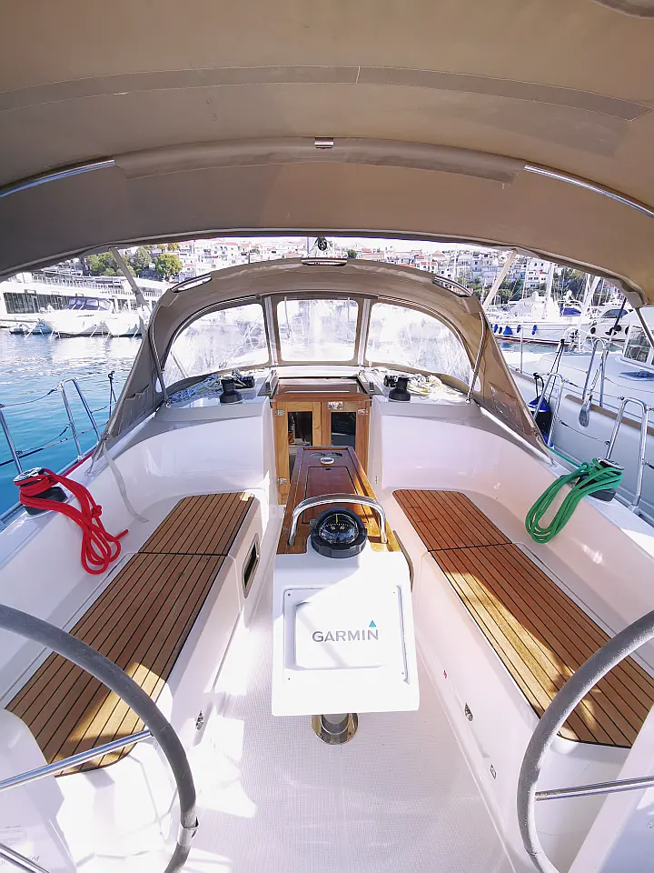 Bavaria Cruiser 37 - 
