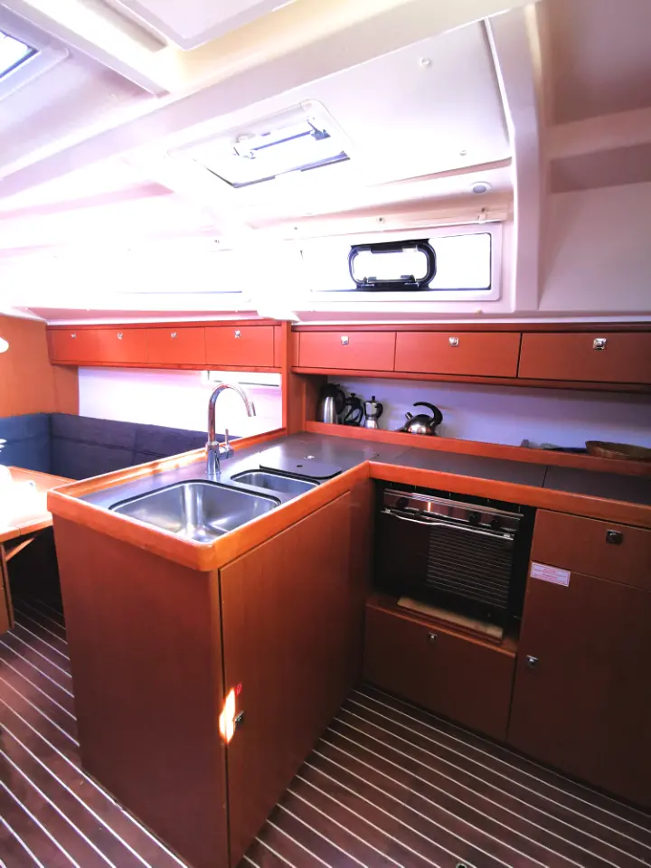Bavaria Cruiser 37 - 